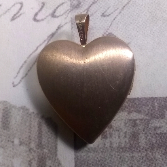 💗 14KT Solid Gold Heart Locket / Double Picture Frame - Picture 6 of 6